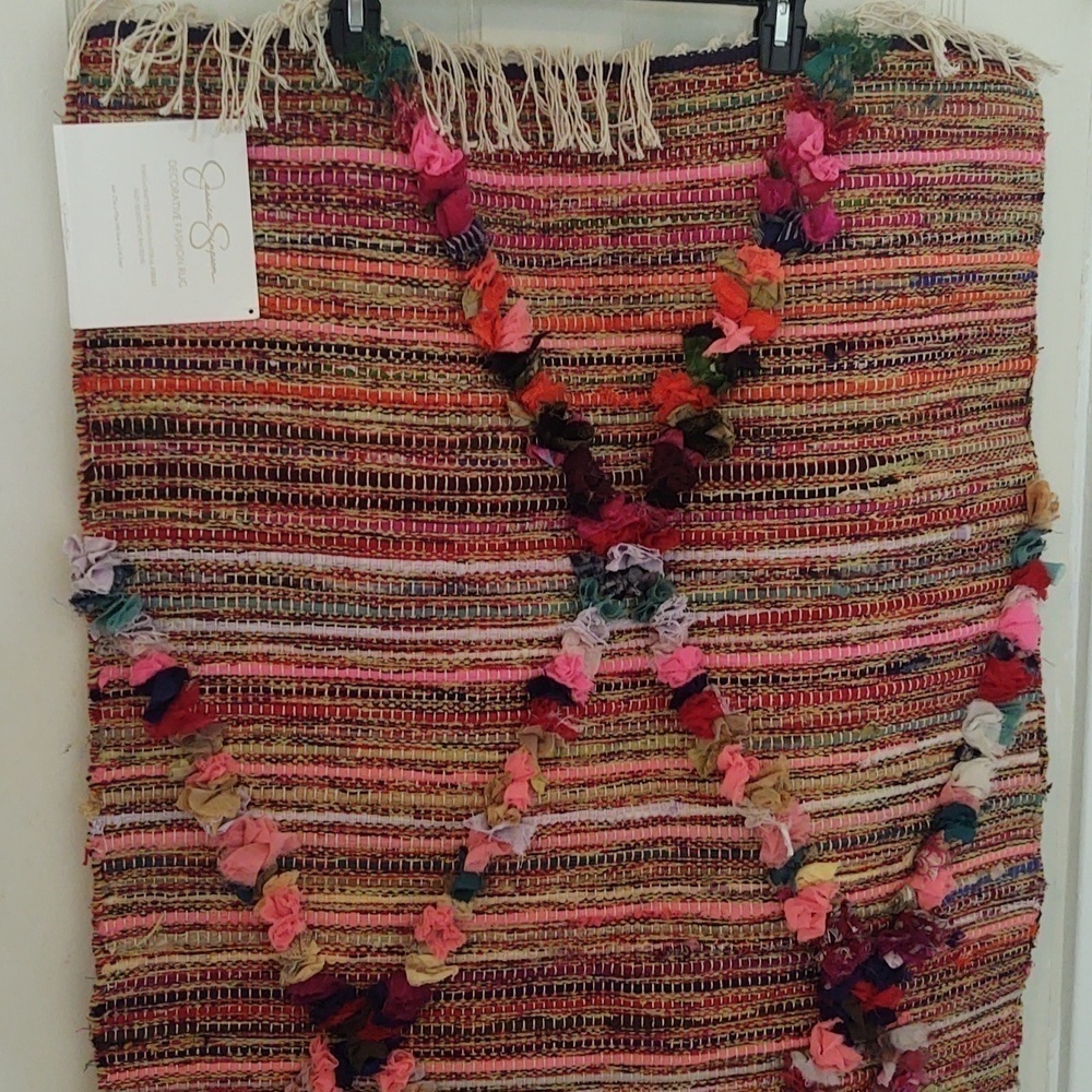 Jessica Simpson Decorative Fashion Rug Style Radco Rug NWT - Picture 2 of 7